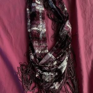 Scarf.